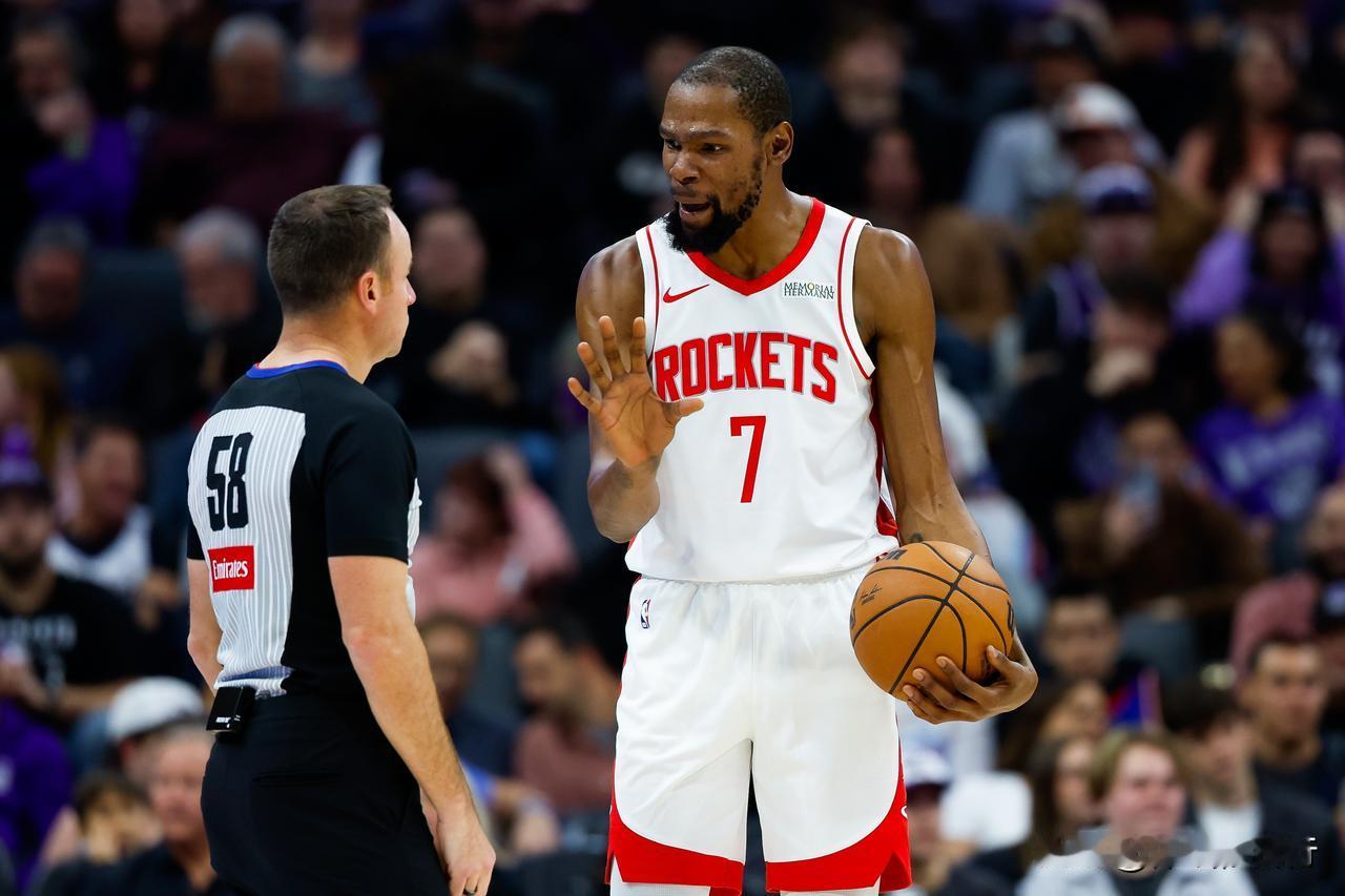 詹姆斯、杜兰特相约圣诞大战，创造历史总得分之和天花板，谁能带队止连败？

NBA