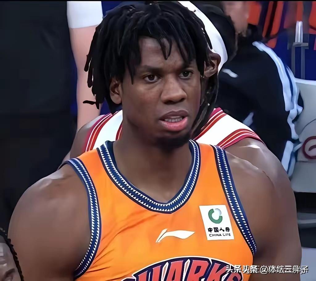 有篮协当初对广东男篮，对广东男篮外援吉吉的处理结果和挡箭牌，上海男篮躲过一劫在所