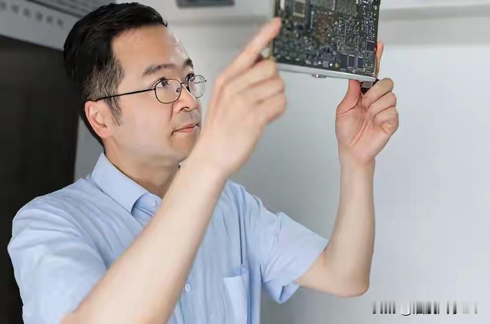 中国“国宝级”科学家立誓：让所有美国飞机，变为废铁
 
说出这句豪言的，不是口出