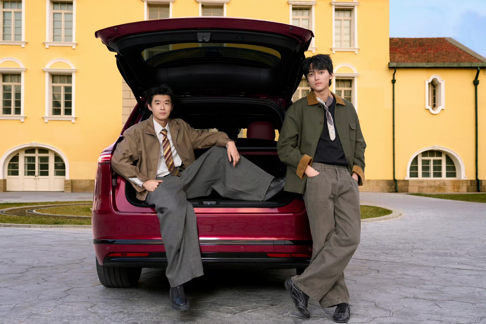 张呈雷淞然夺冠后双双买车冠军配好车也太搭了！张呈雷淞然夺冠就提问界M7，九年兄弟