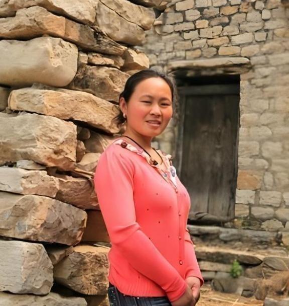 1994年，河南18岁少女被卖给了一个放羊人，婚后她多次逃跑，但始终没有成功，没