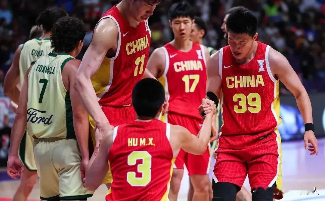 中国男篮亚洲杯突破历史获得亚军的意义重大。不仅突破了中国男篮十年来“遇弱不强，遇