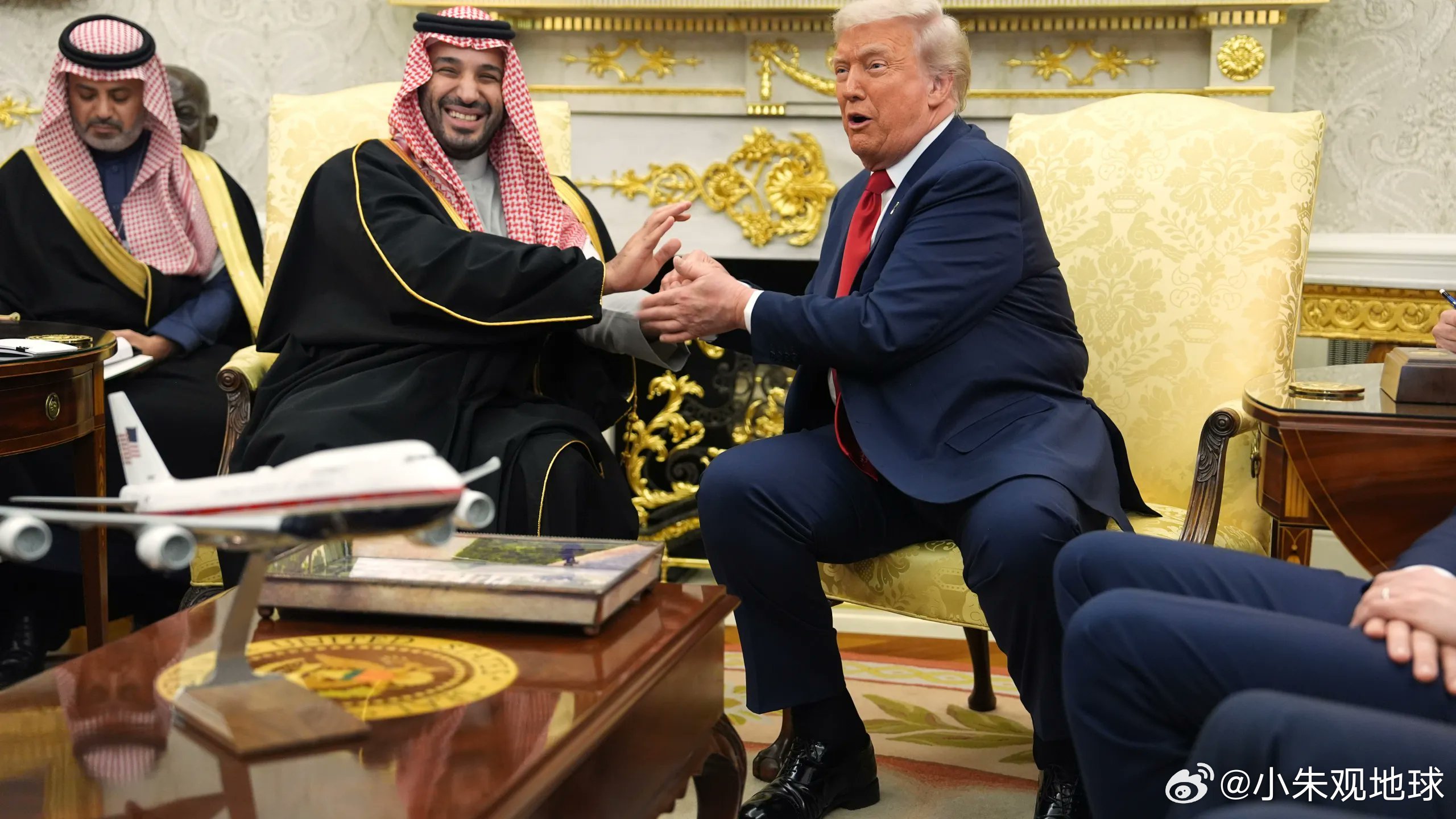 沙特阿联酋或将不再忍让，联手美军反击伊朗？据报，由于能源基础设施与城市一再遭到袭