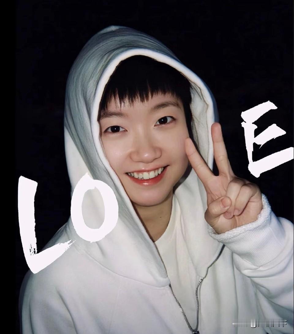 孙颖莎又靠人品圈粉全球了
新加坡大满贯一个举动，被WTT官方封神

多国选手集体