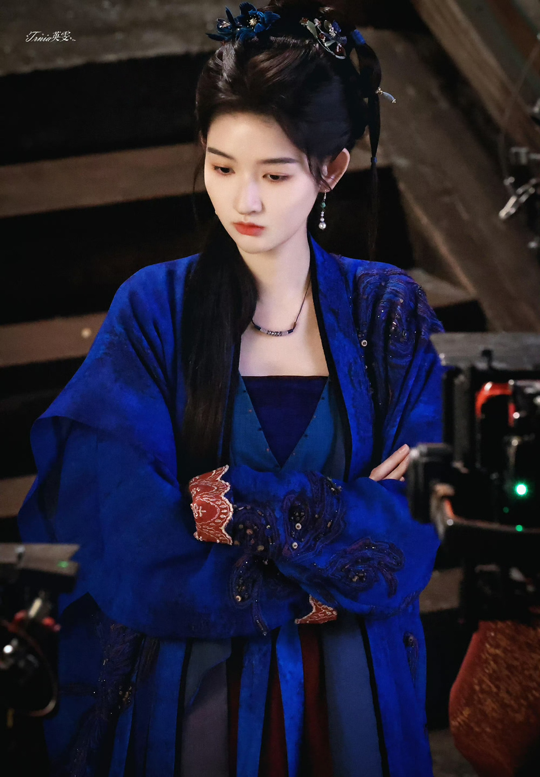 王玉雯《白衣公卿》造型路透，皮肤好白啊！ ​​​