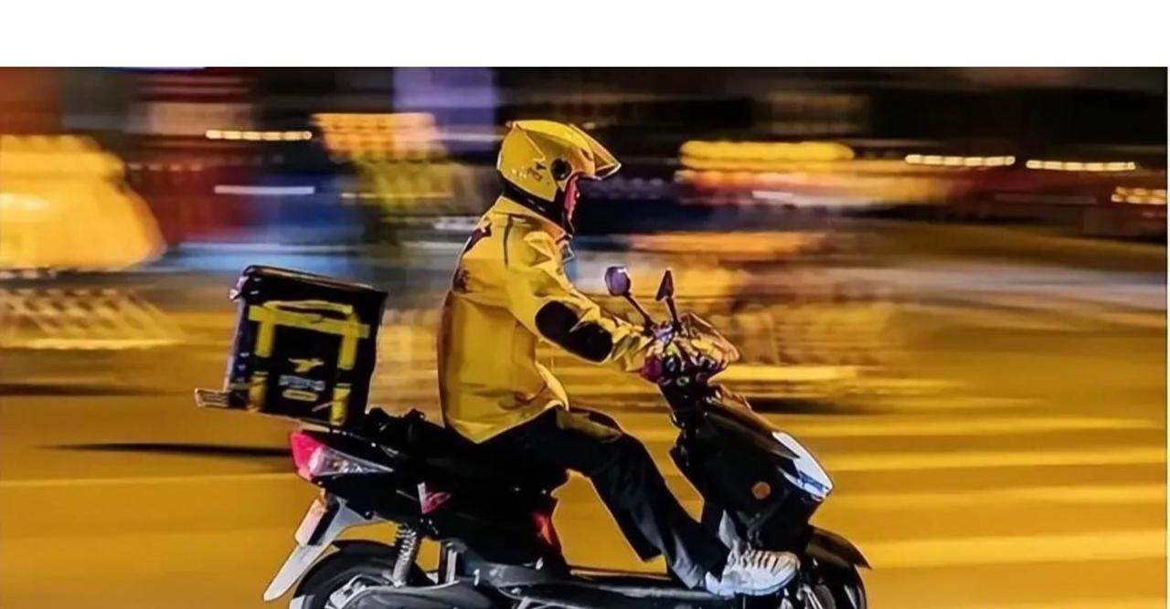 上海一家蛋糕店对外卖骑手特别友好，每次都赠送一瓶水或一份小蛋糕，并且会细心叮嘱蛋