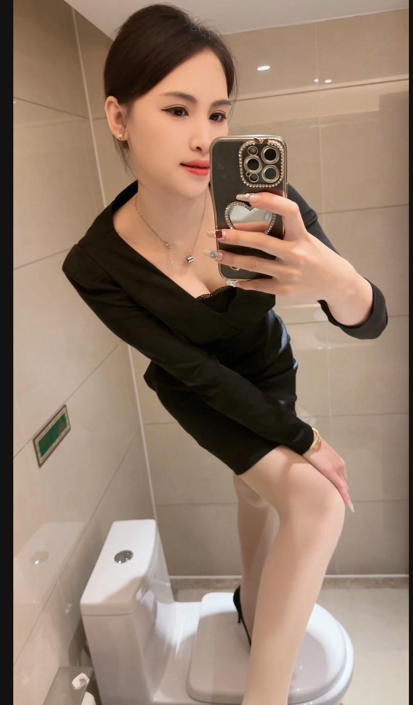 长得不是很好看，但好在也是限量版，也无需与谁比较，我独我