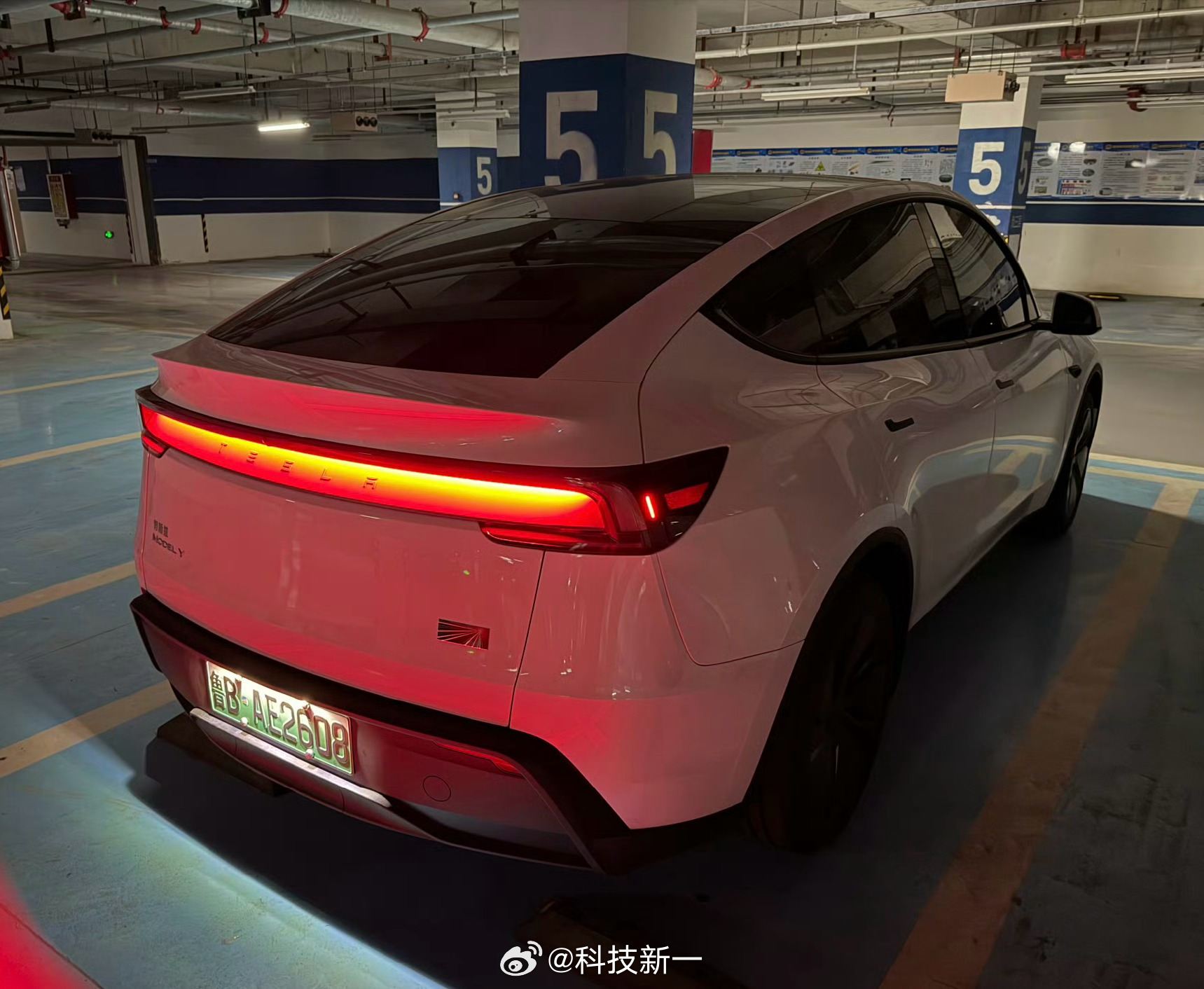 兄弟们，我今天声明一件事：特斯拉Model Y这辆车我不会卖了，说实话我特别想卖
