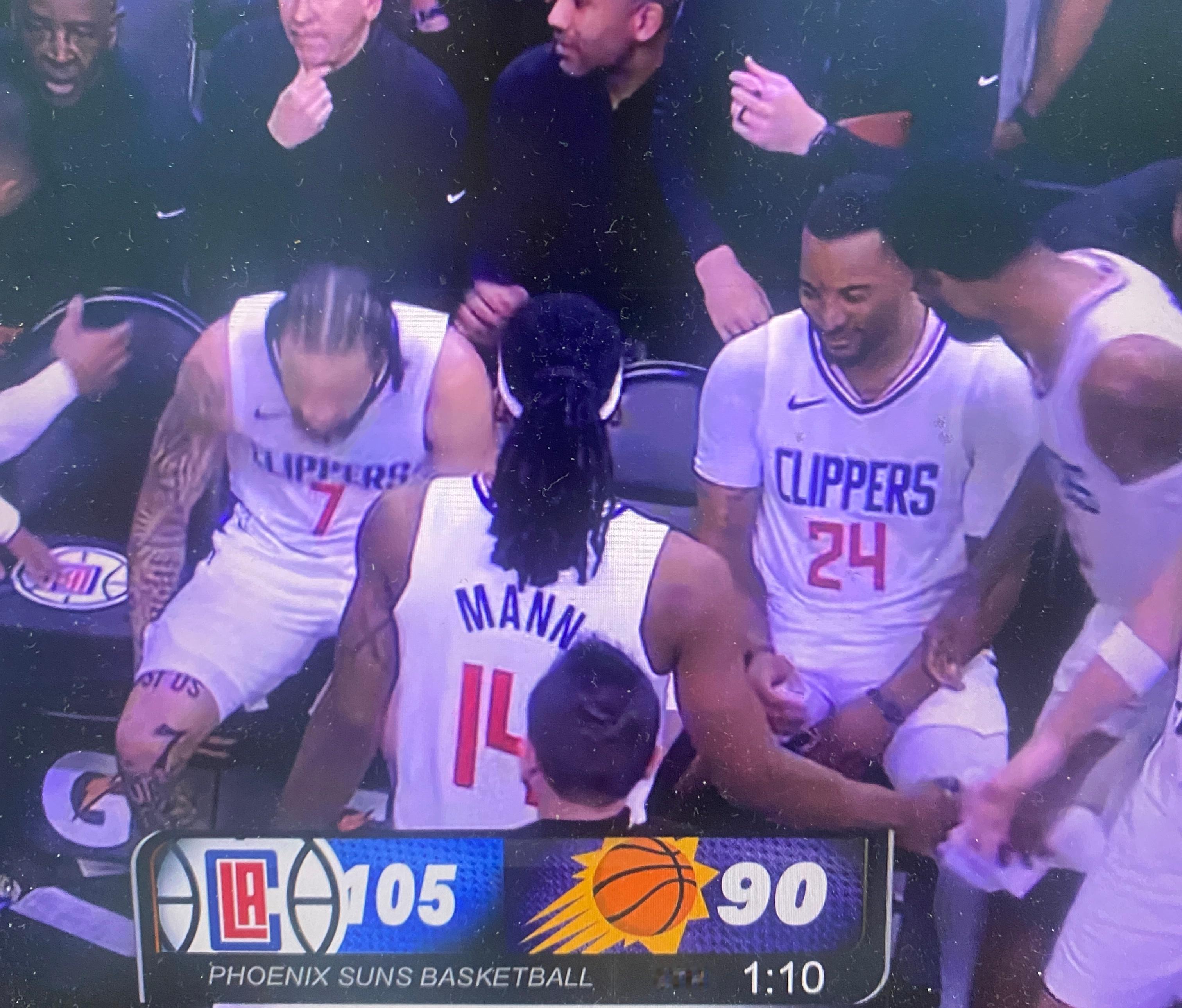 有惊无险，快船差不多拿下比赛了！#快船vs太阳# ​​​