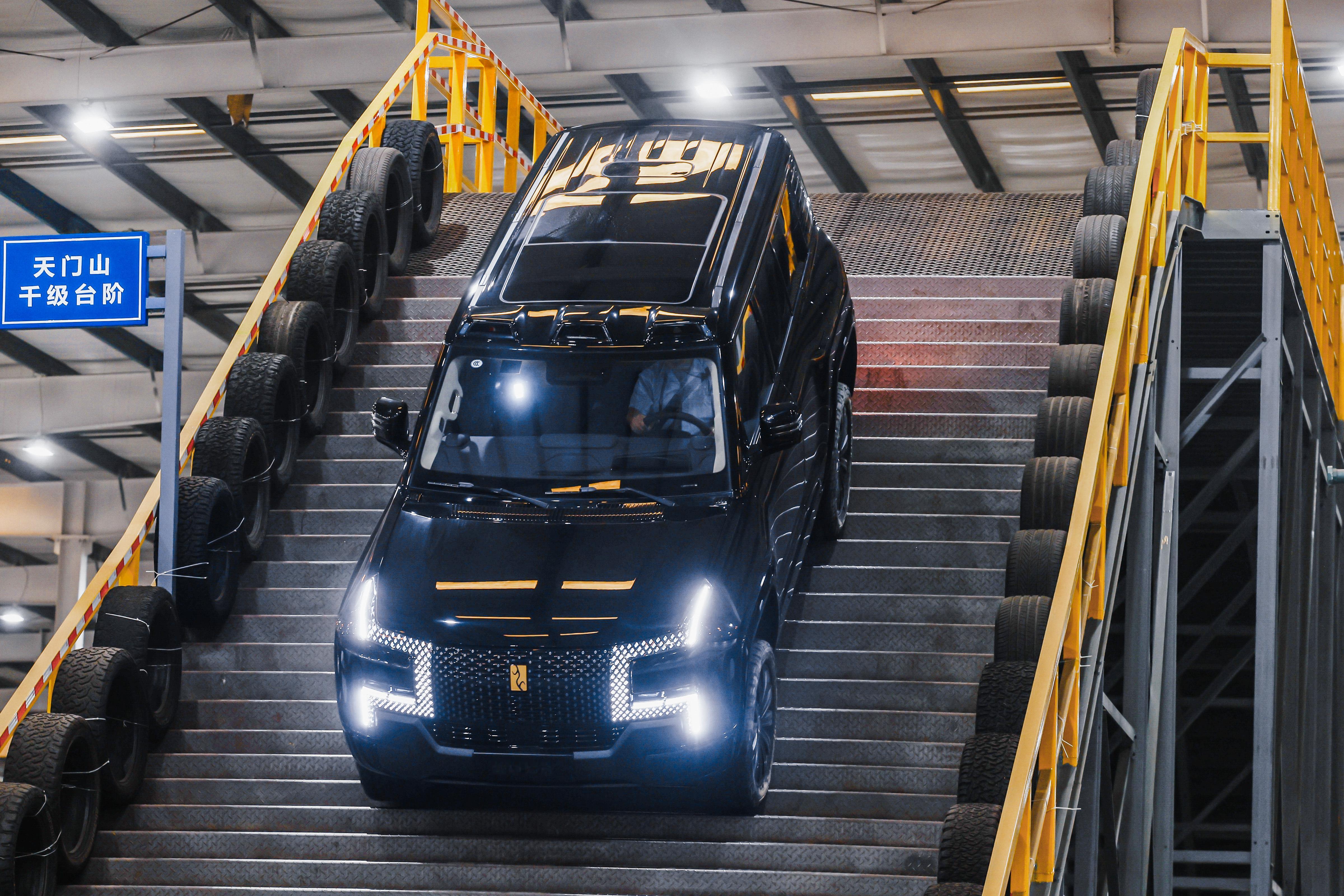 作为仰望U8的用户，这次我又关注到比亚迪综合越野开发中心和2026款U8的升级，