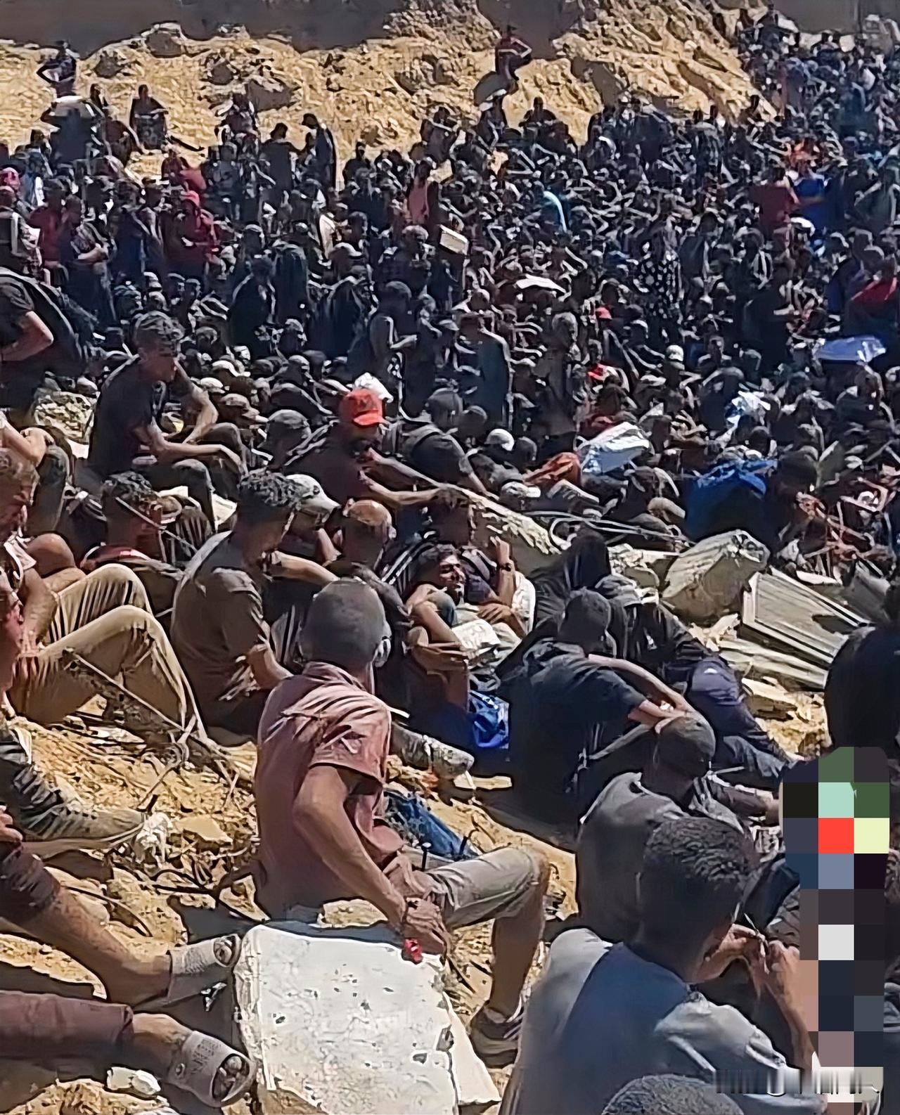 这是本月我所见到的最为客观的网友评论。他提到，1944 年底广西省城桂林光复，彼