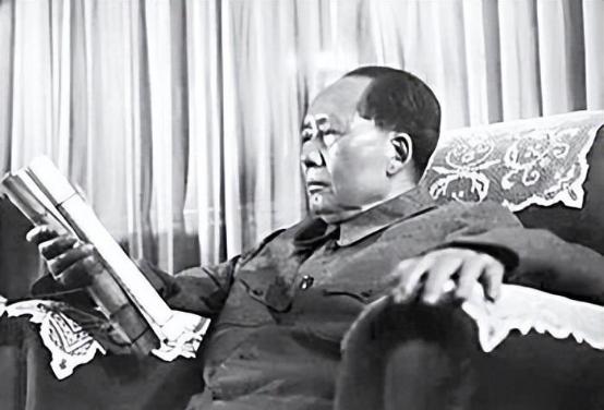 贺晓秋曾两次救下毛泽东，建国后其子上北京被毛主席接见，主席说道：我给你两个特权！