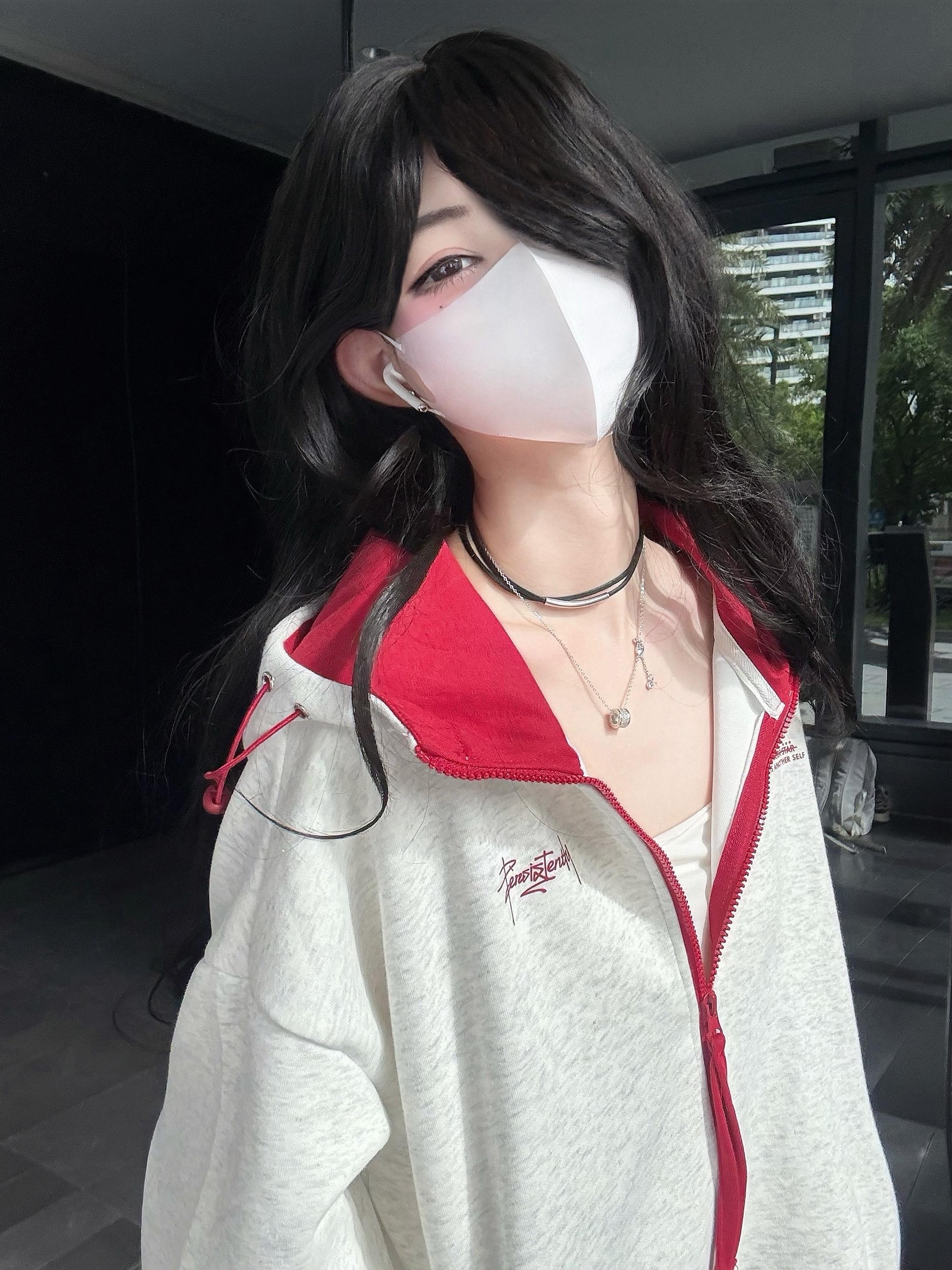 长相基础 穿搭就不基础。