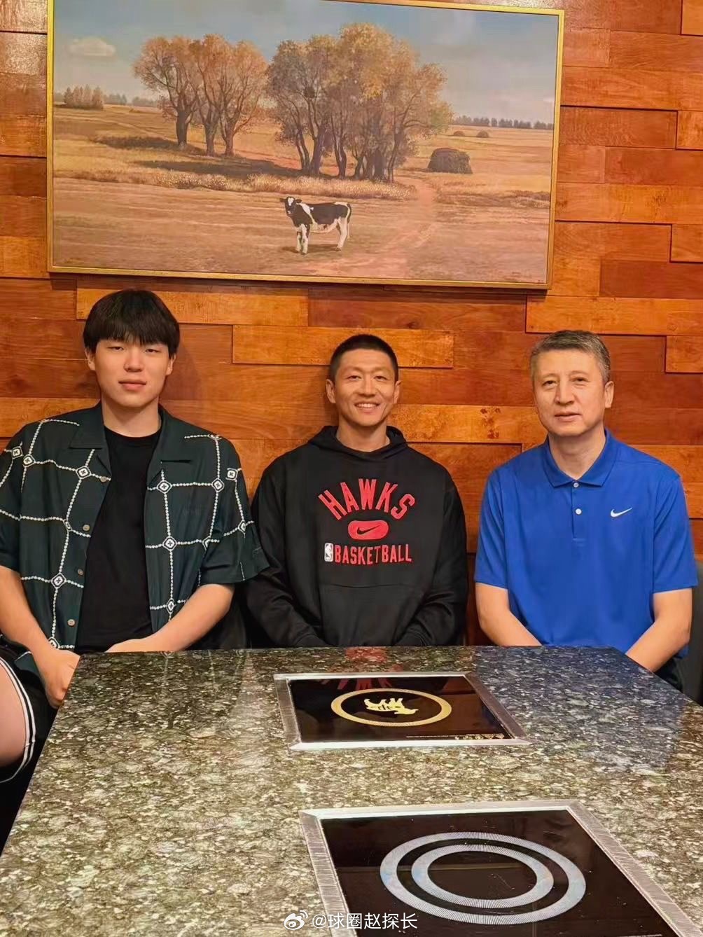 男篮助教李昂指导晒图，郭导在美考察期间，去探望了小杨。杨瀚森单节14分 ​​​
