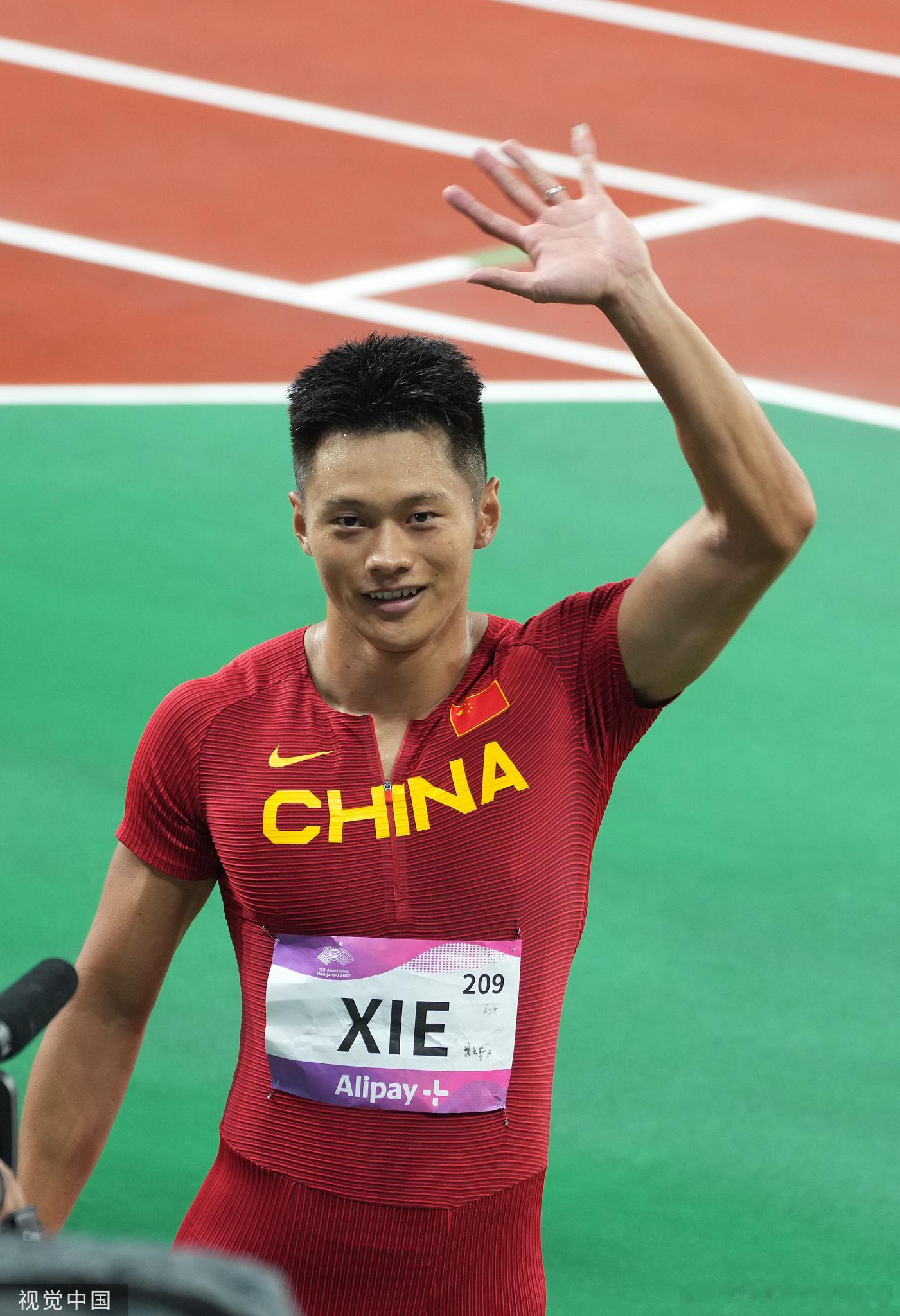 #谢震业冲刺百米金牌# 放下一起包袱，去跑吧，不给自己留遗憾！ ​​​