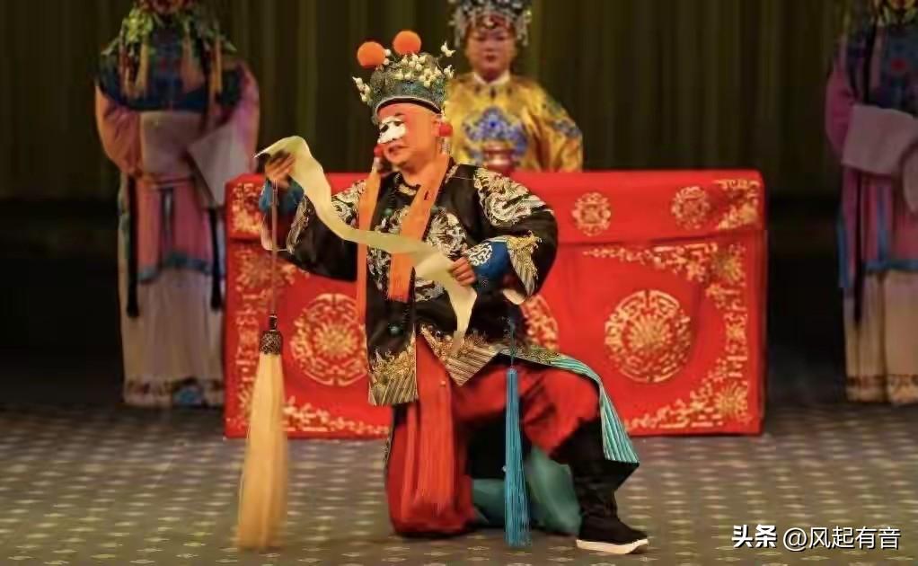 毛泽东：“一定要破除迷信，打倒贾桂！贾桂（即奴才）是谁也看不起的。”

1956