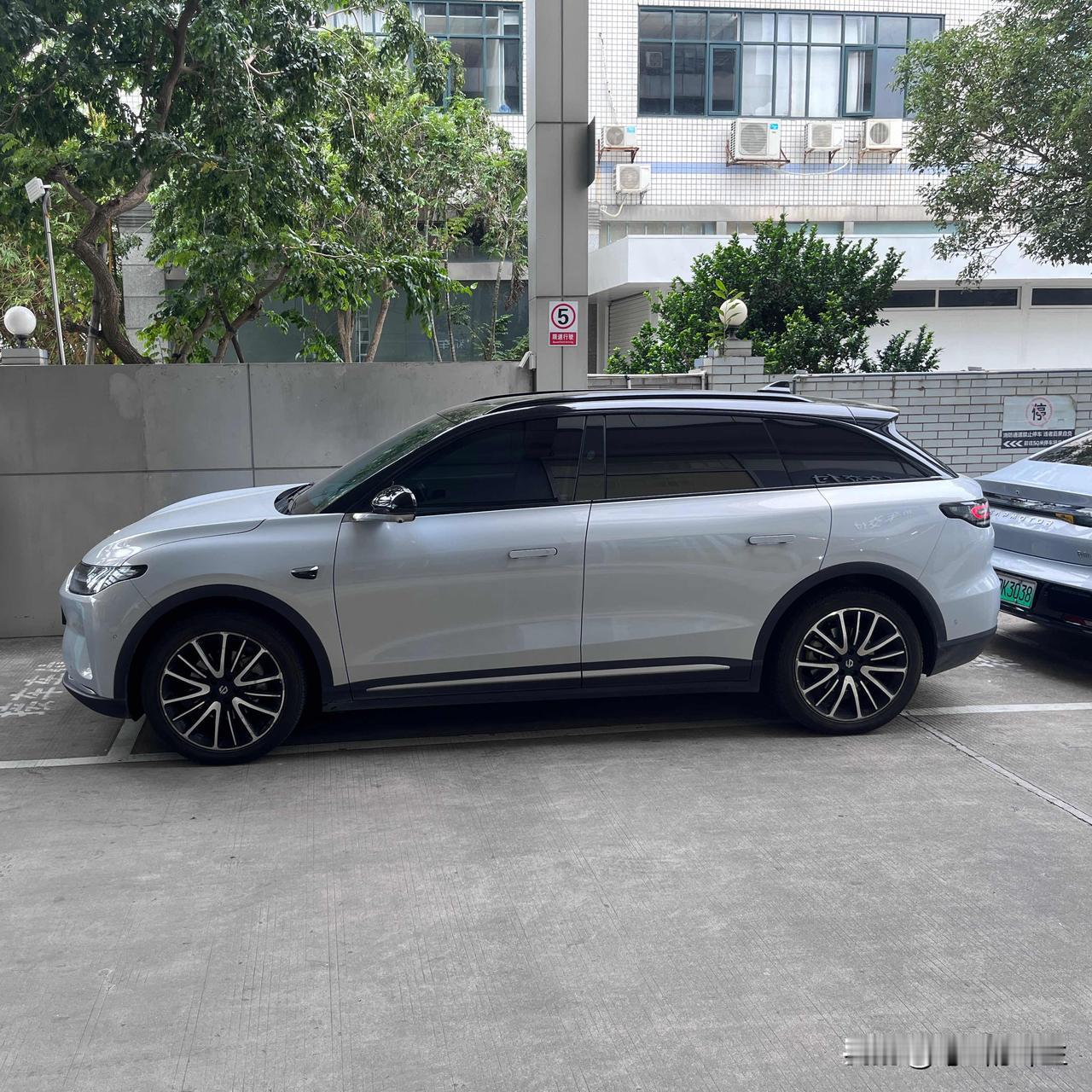 【又薅一个0元保养和配件】
作为四年零跑C11的老车主，今天里程也来到了13万公