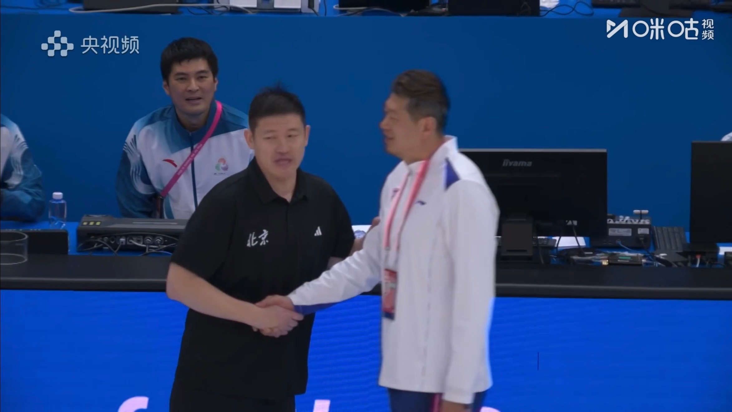 北京71-64击败上海，获得全运会U22男篮铜牌。北京全队抢下50个篮板球，偰李