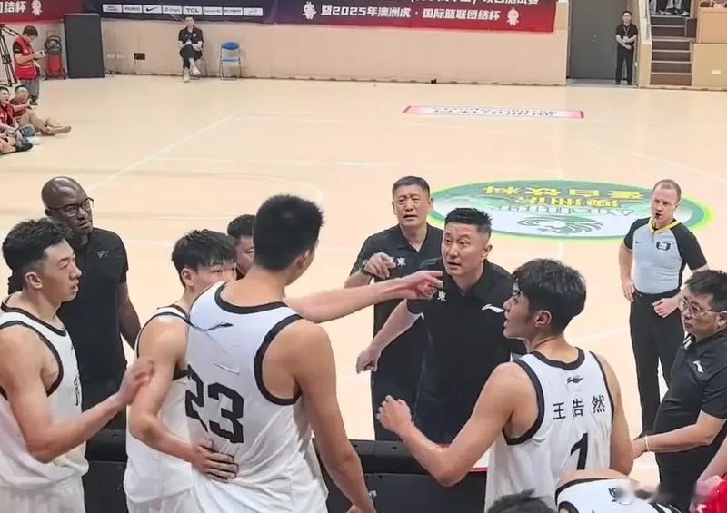 CBA第四轮国内球员表现TOP51.徐昕  27分13篮板4盖帽，广州93-86