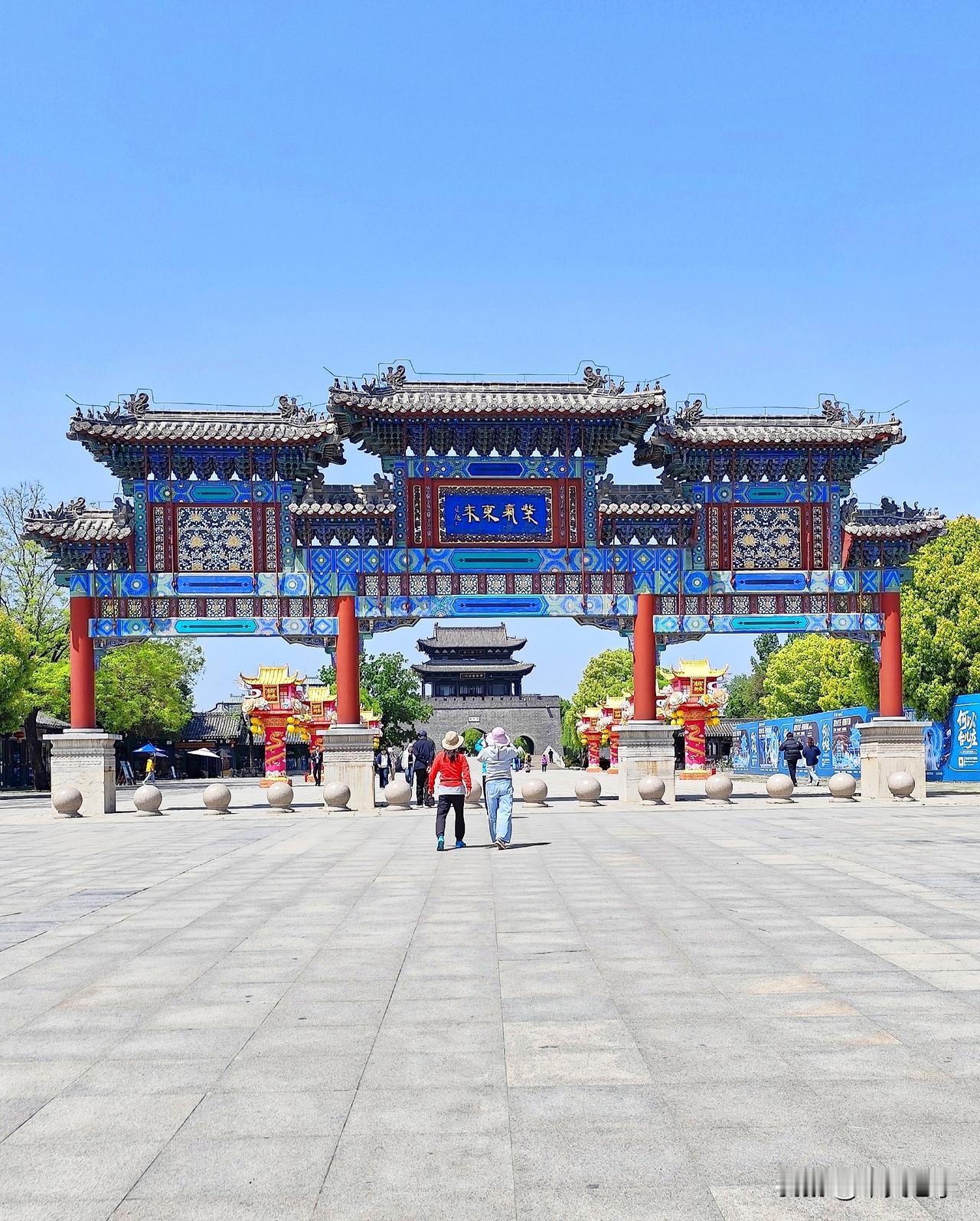 镜头中的台儿庄古城。
台儿庄古城，位于山东省枣庄市台儿庄区。古城的历史悠久，但是