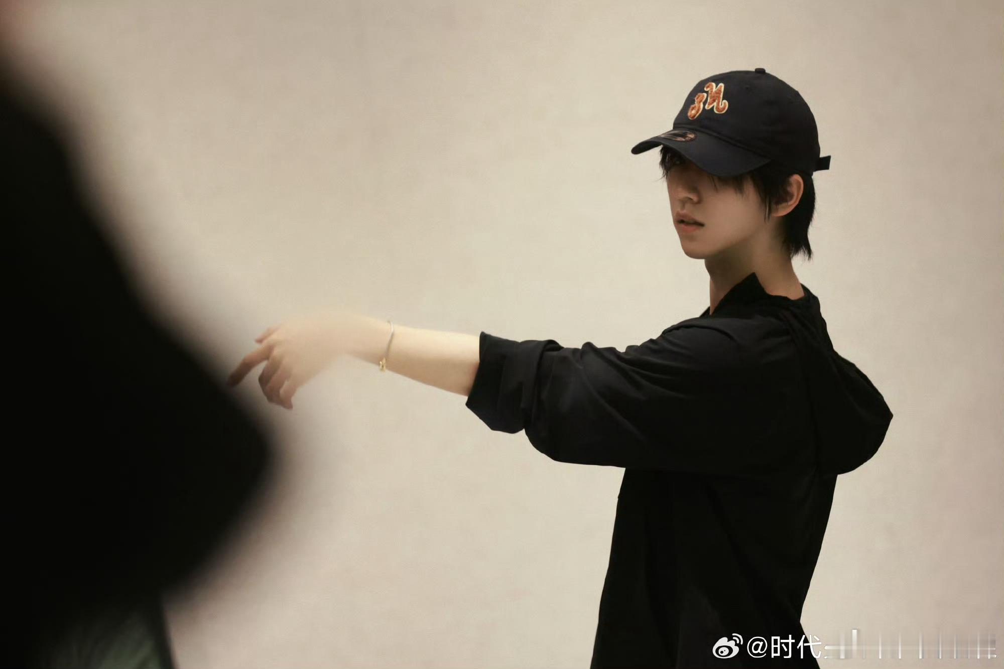 贺峻霖贺峻霖五十公里桃花坞6贺峻霖 二代唯一all绿 “𝒢𝒾𝓋𝓮 𝓉?