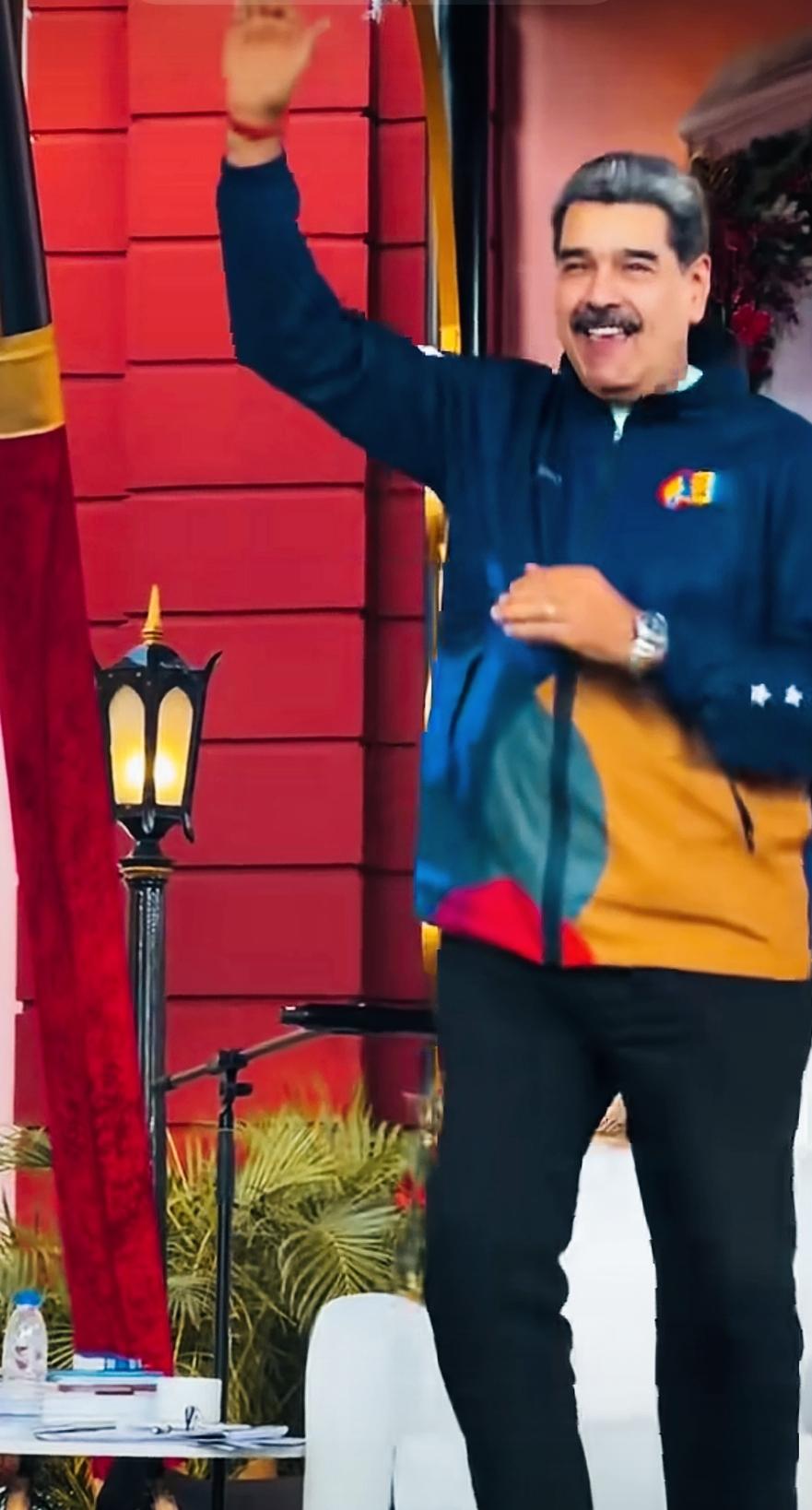 马杜罗曾经是真开心啊！
马杜罗这是有什么好事，竟然这么开心啊！
马杜罗这是开心的