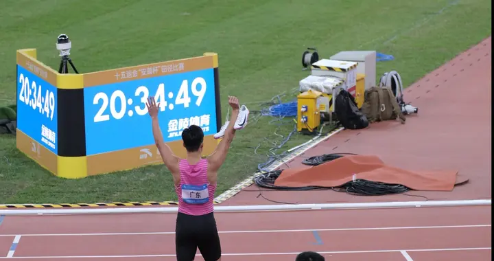 “苏神”挂靴，传奇谢幕