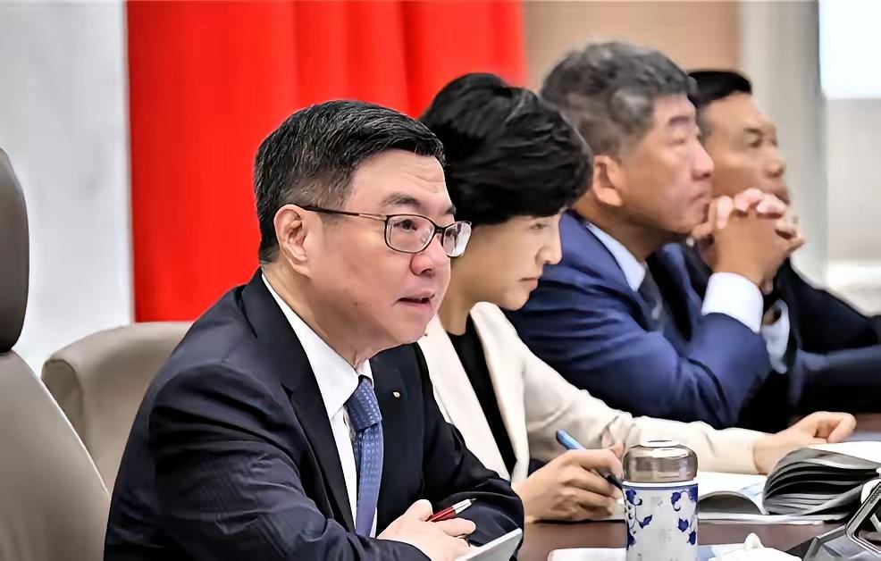 就在刚刚
​​台当局突然宣布，
12月26日，台当局悍然通过《两岸人民关系条例》