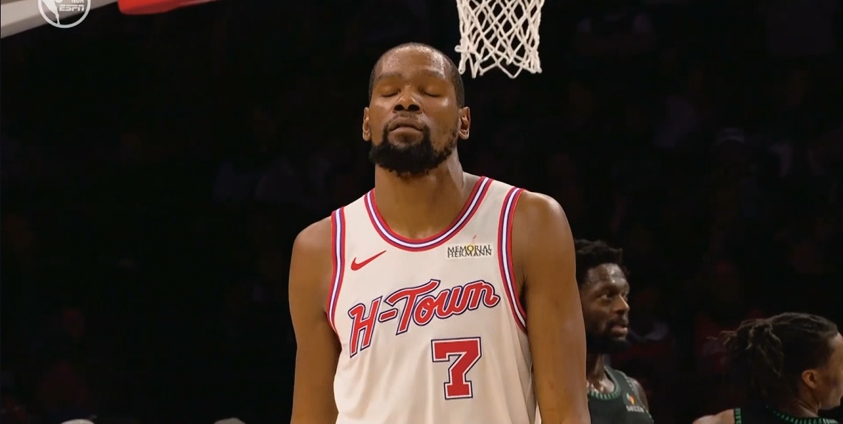 本场比赛，火箭在加时赛领先13的情况下，随后被森林狼打出一波15-0！直接反超，