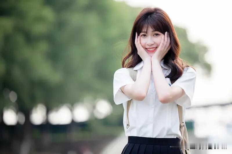 女人会不会找爱自己小8岁的男人，这还真不好说。
在现实里，有女人就吃这一套。小8
