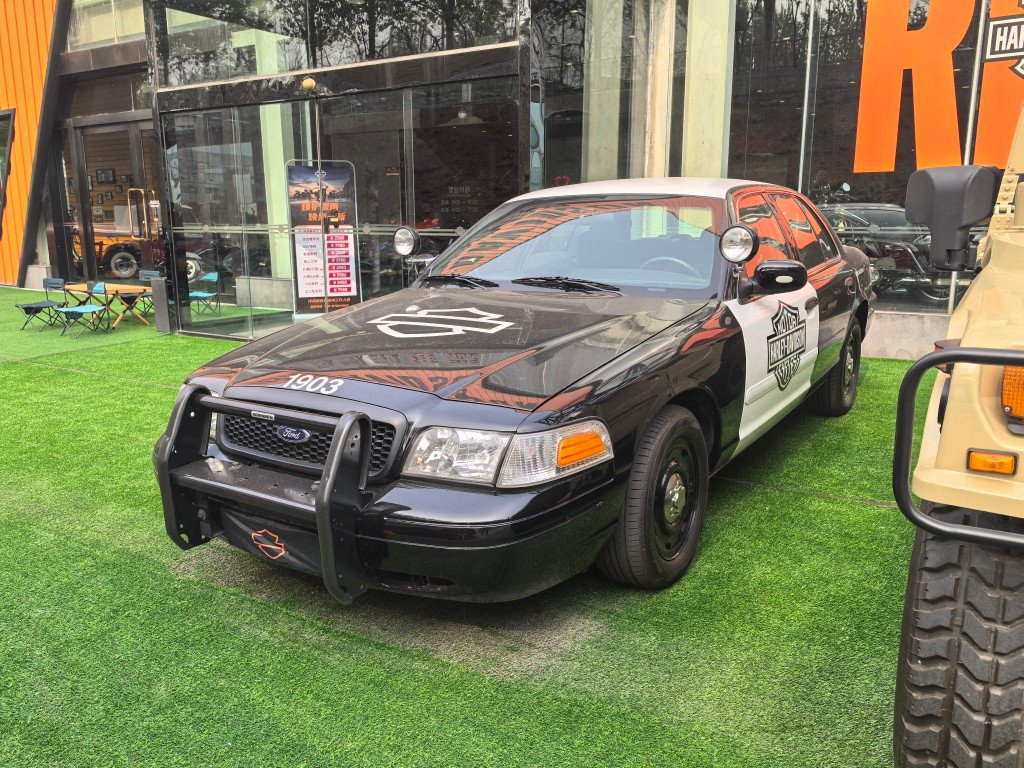 好车分享 京牌的福特皇冠维多利亚跟京牌的悍马H1 北京貌似是03年开始不给柴油车