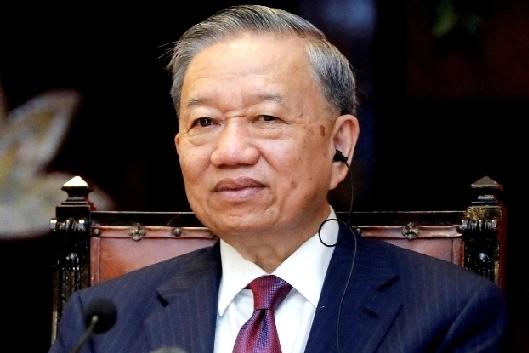 苏林的越南野心：10%增速背后，是一场国家命运豪赌！

1月25日，新加坡《海峡