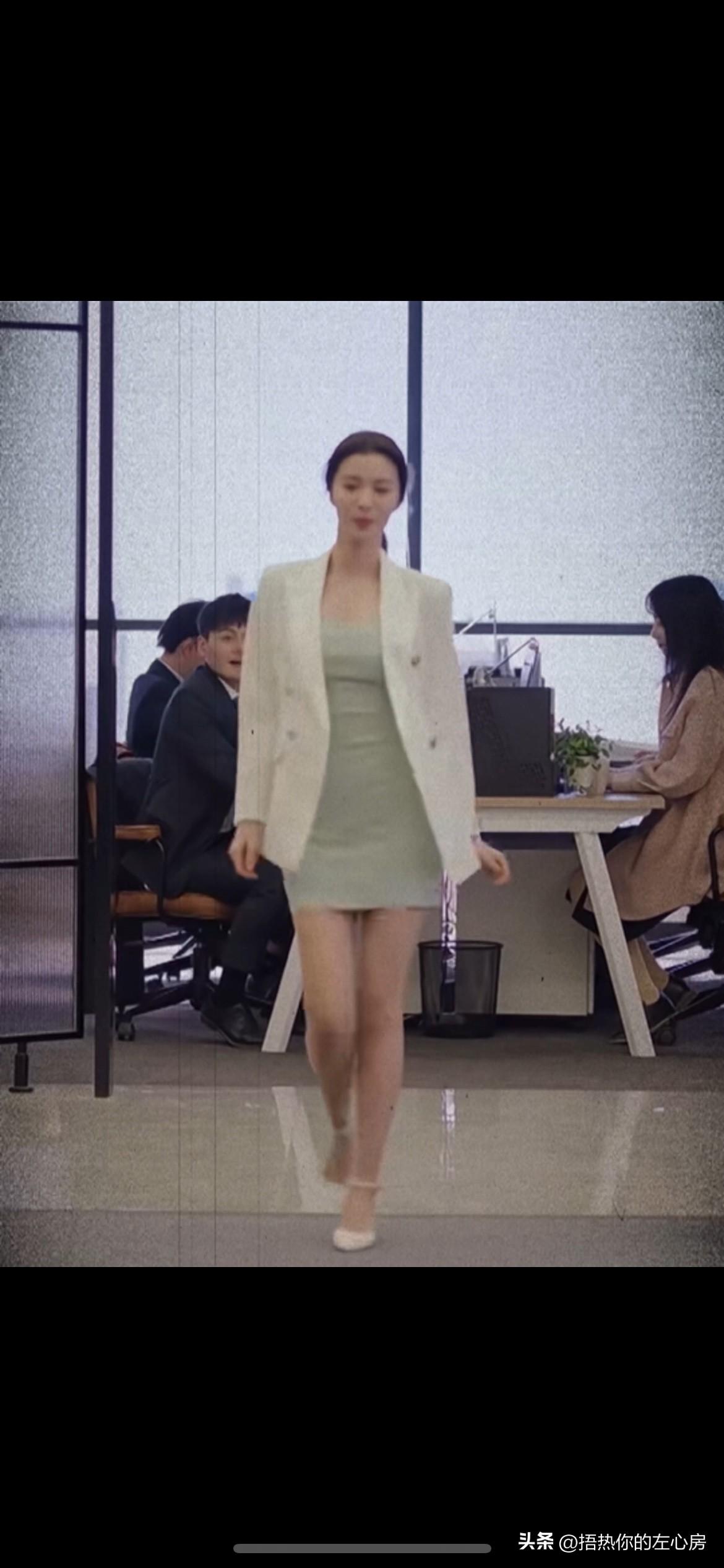 王楚然这大个子，走起路来摇曳生姿！什么样的女孩你看一眼就会心动王楚然抹胸