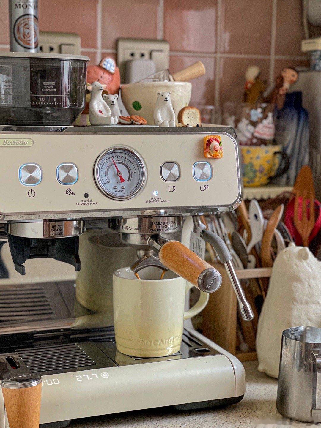 摩卡色199餐具套，下午茶用起来也很美[爱慕]！三件套有：花边碗+花边盘+马克杯