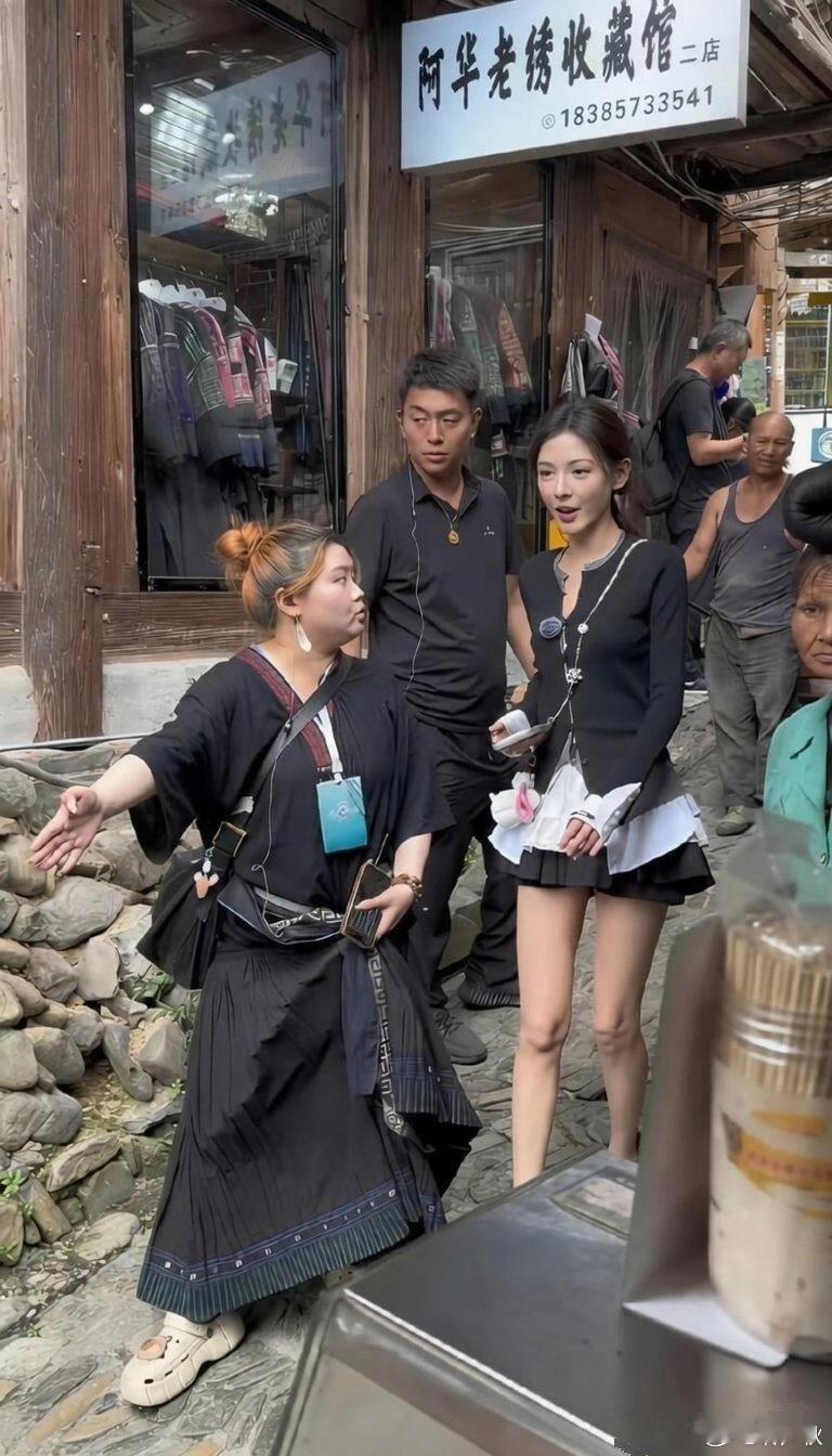 偶遇张予曦，本人无美颜无滤镜也很美 ​​​