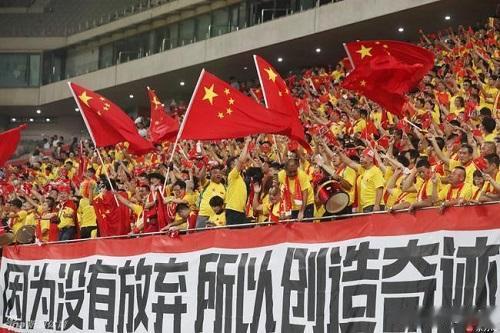 韩国是怕国足粗野吗？不，他们是怕我们勇敢。

整个韩国都在提中国足球踢得粗野，那