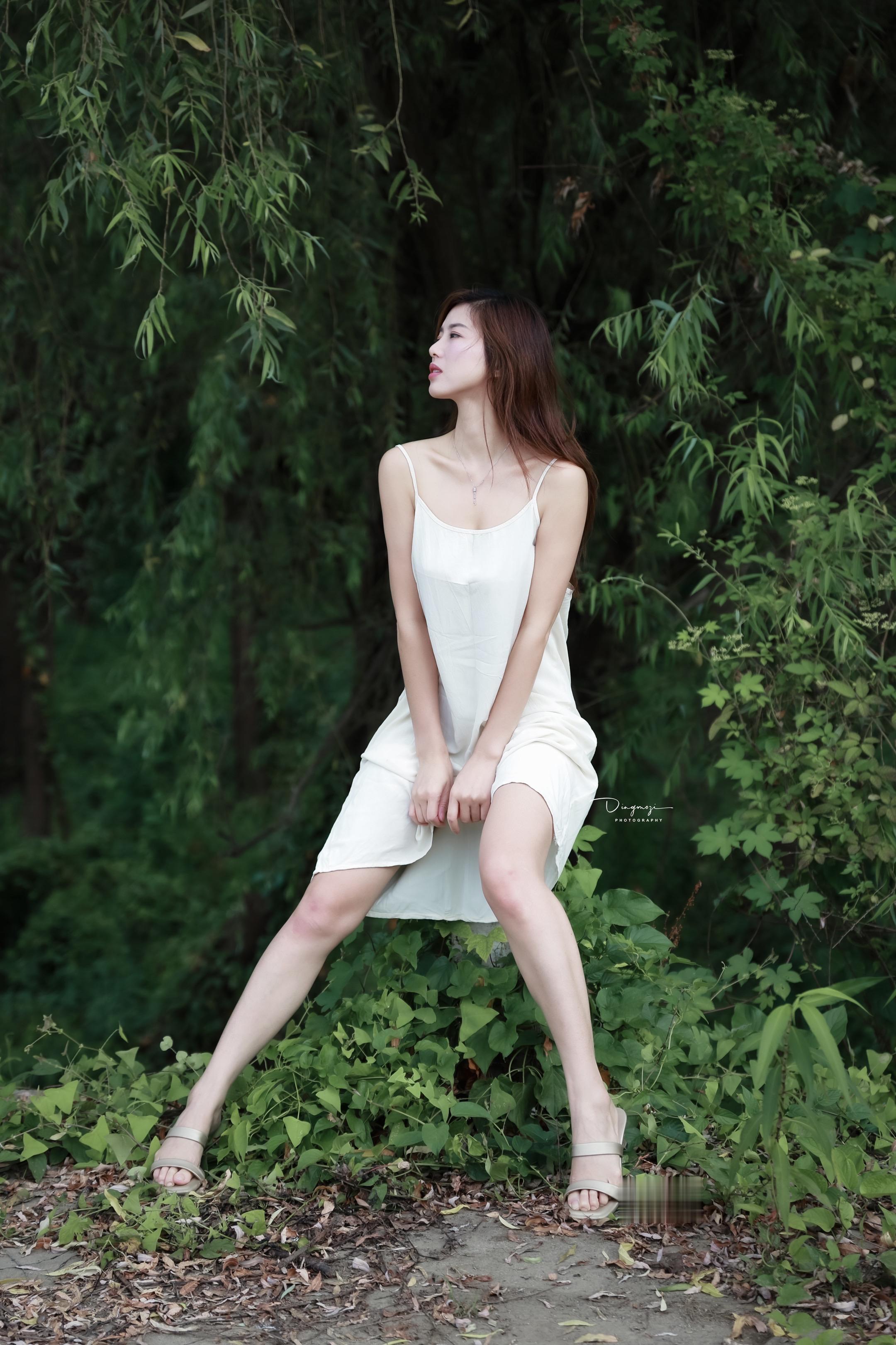 御姐的慵懒｜夏日森呼吸。《户外慵懒氛围感写真》 模特