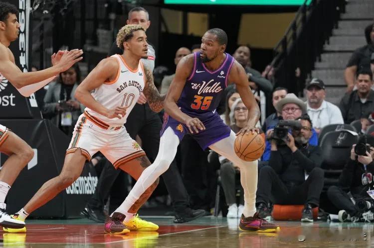 NBA今日比赛：今天的NBA好像都不正常啊，爆冷了好几场！
  首先老鹰居然终结