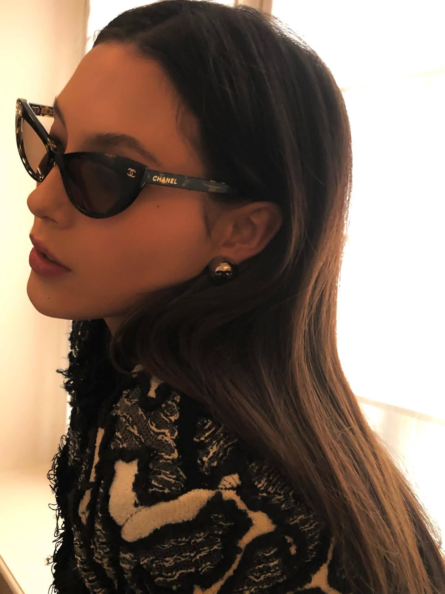 #谷爱凌秀场雪场无缝衔接# 从秀场到雪场，谷爱凌轻松拿捏冬奥会后的首场比赛是雪盟