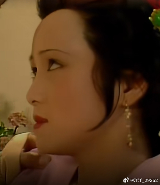 洋洋高锐·一生的泪◎不知……为什么每天……午夜月亮来了她也来了◎惊鸿影……藏于星