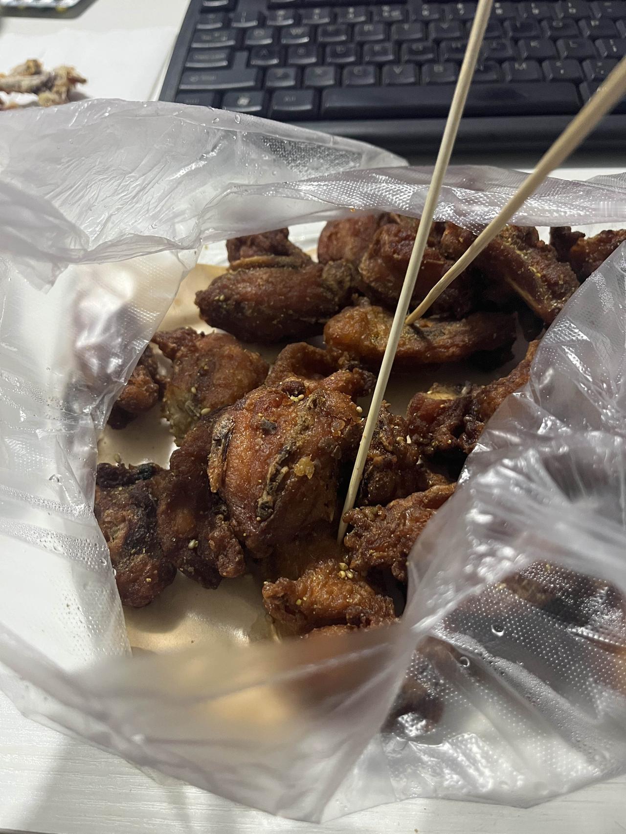 一个人的生活，有酒有肉，太舒服了