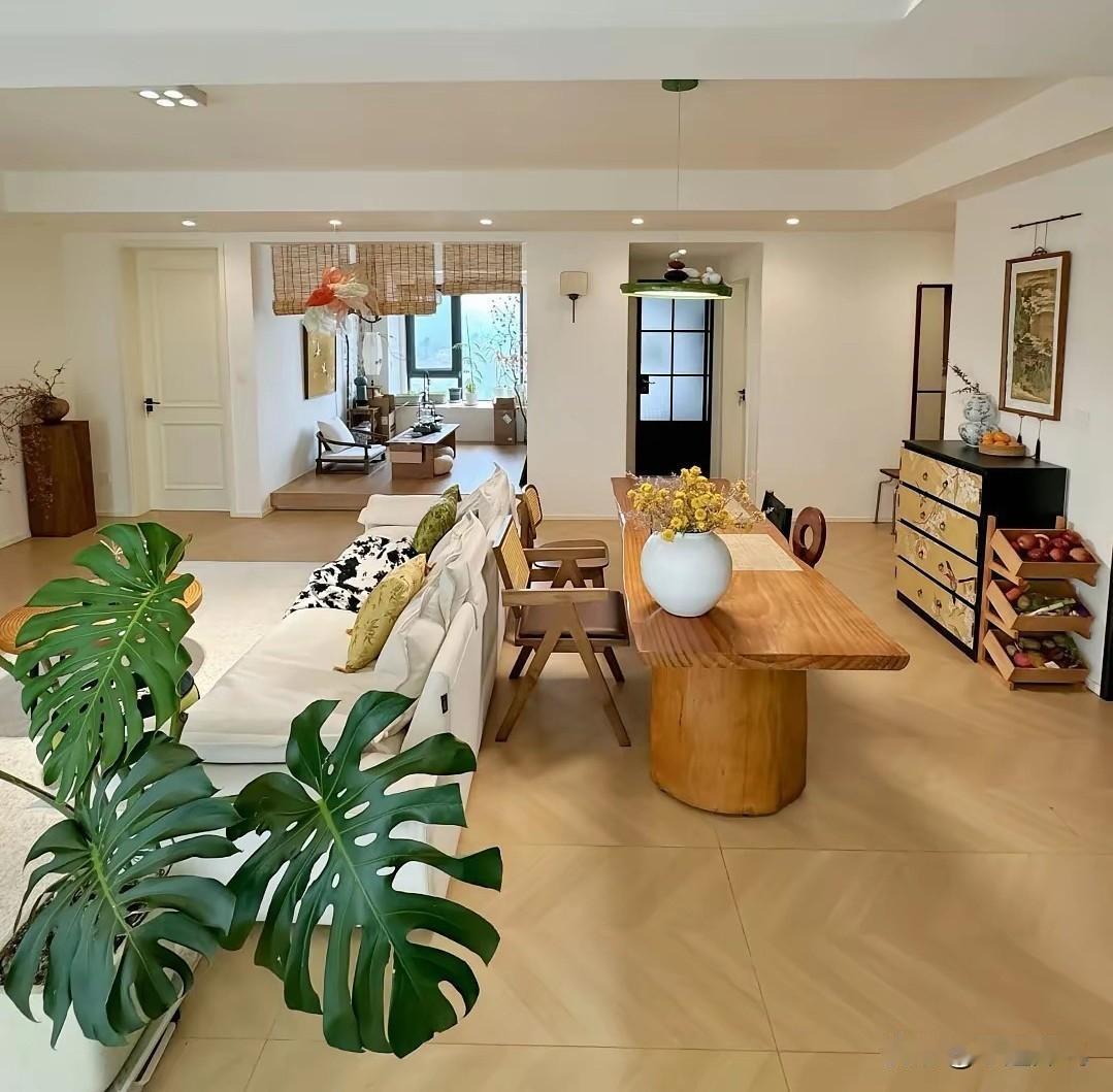 不管公租房能不能住一辈子，
我都不会深圳买房，也太贵了吧！



虽然房子在降价