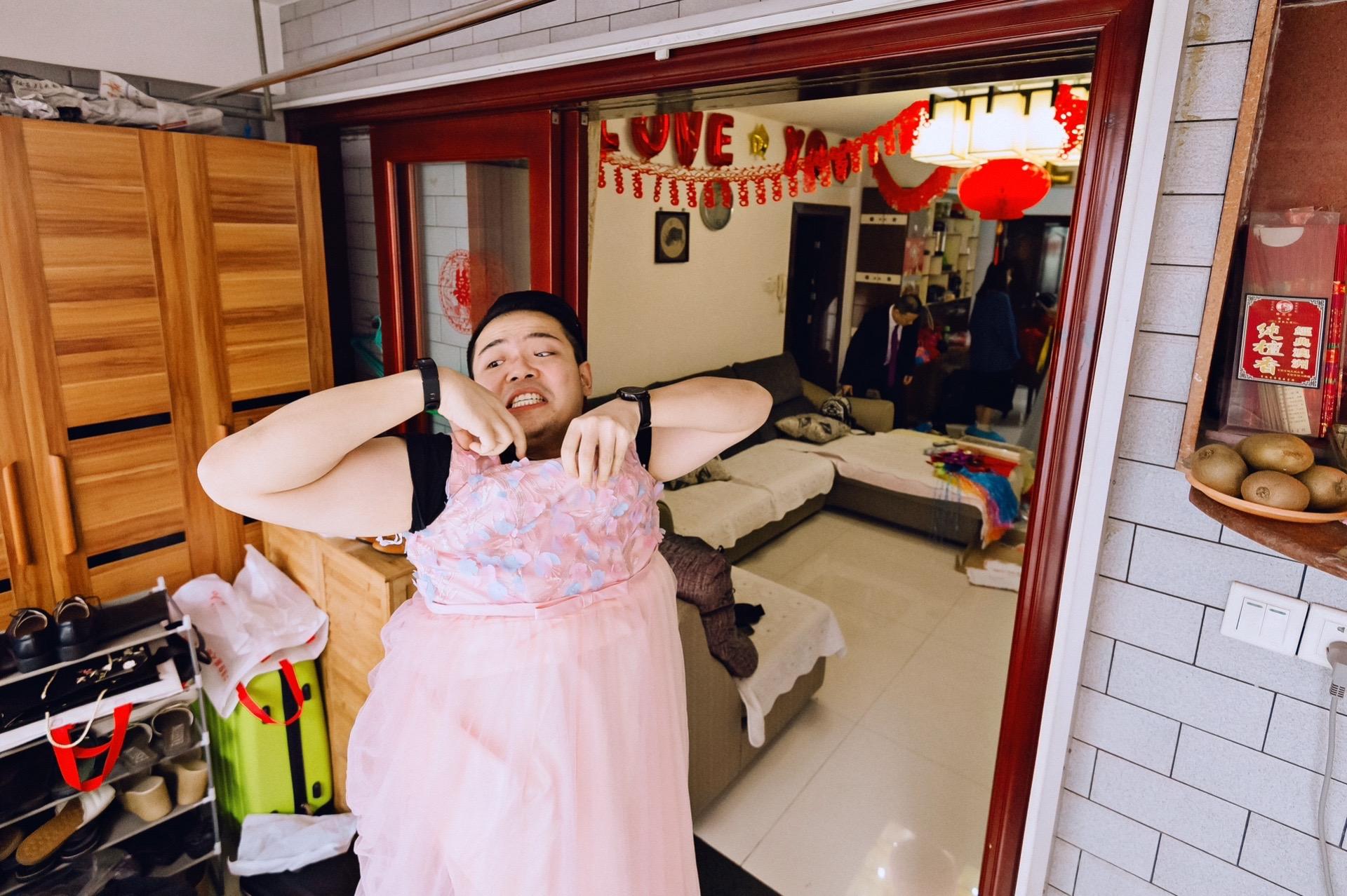 我这荒诞的镜头里
在婚礼中遇见了太多有趣的灵魂