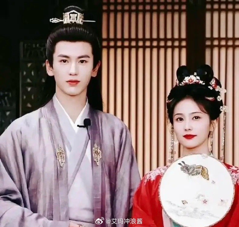 大家发发现没？张凌赫合作了那么多女明星，最有 cp 感的竟然是田曦薇！ 