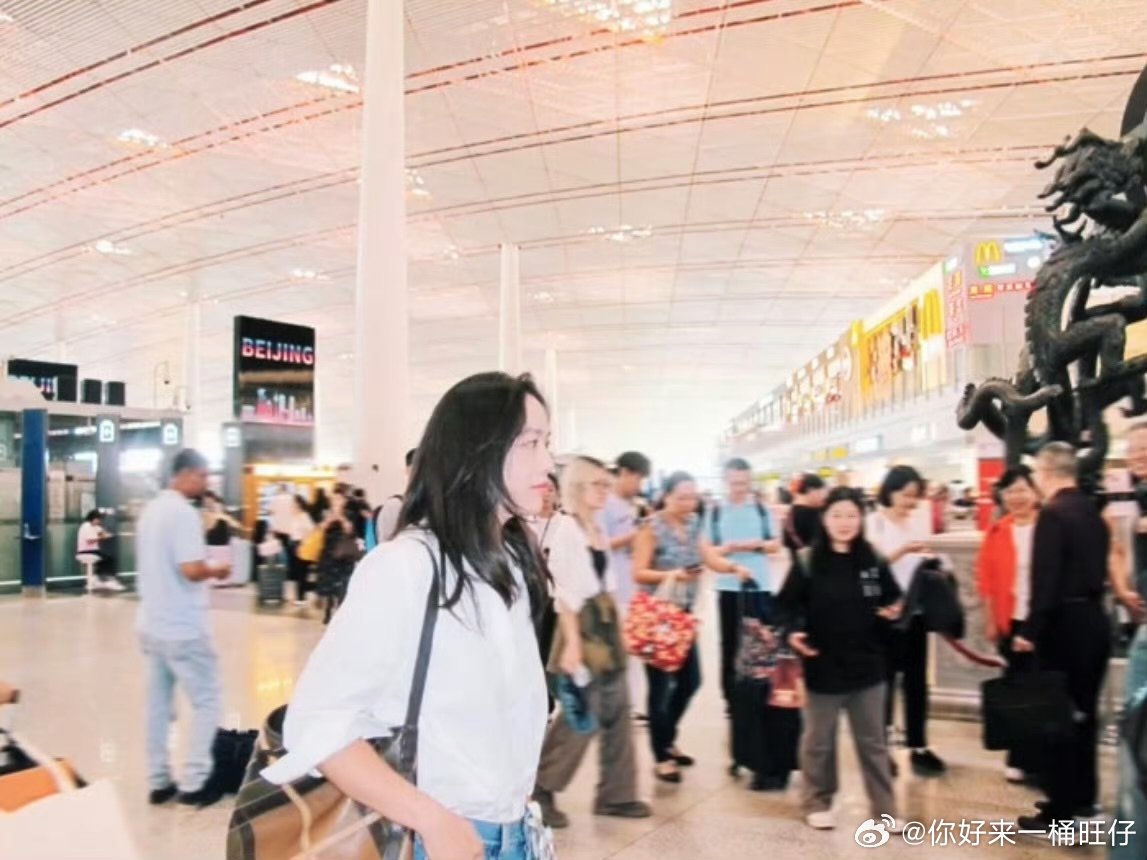 汤唯ccd出发图汤唯ccd 汤唯ccd，氛围感绝了 ​​​