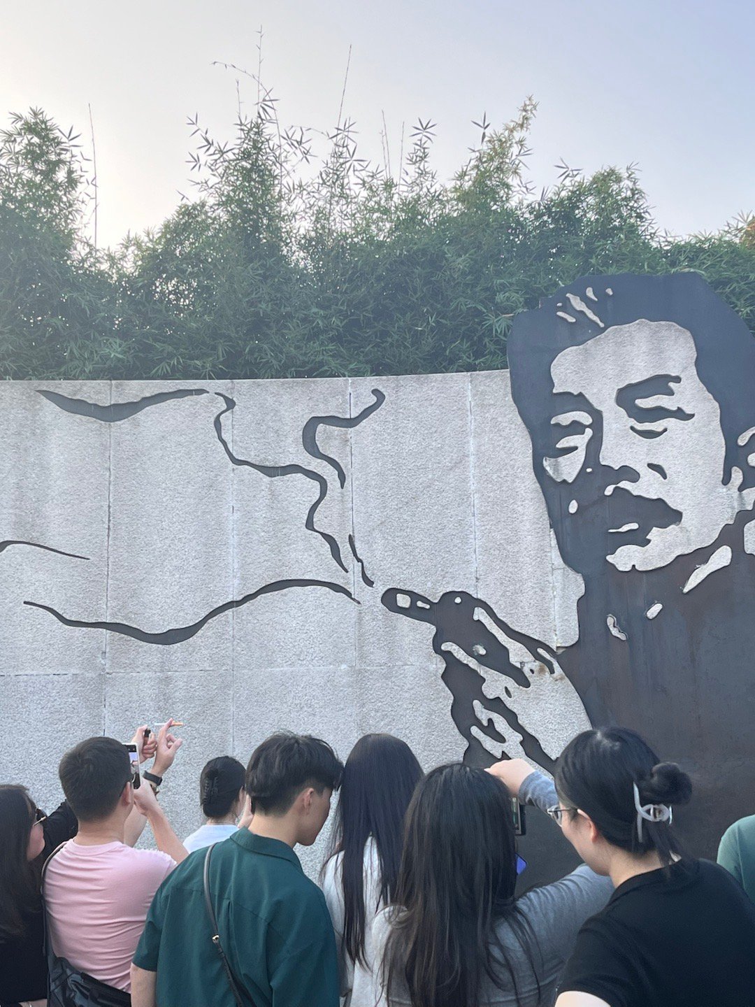 浙江鲁迅研究会回应鲁迅夹烟鸡蛋里挑骨头，这种帖子限流不就完了，至于现在弄得鸡飞狗