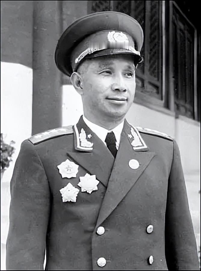 李先念谭震林若授衔，粟裕第一大将之位能否撼动？ 
1955年授衔，粟裕排在十大将