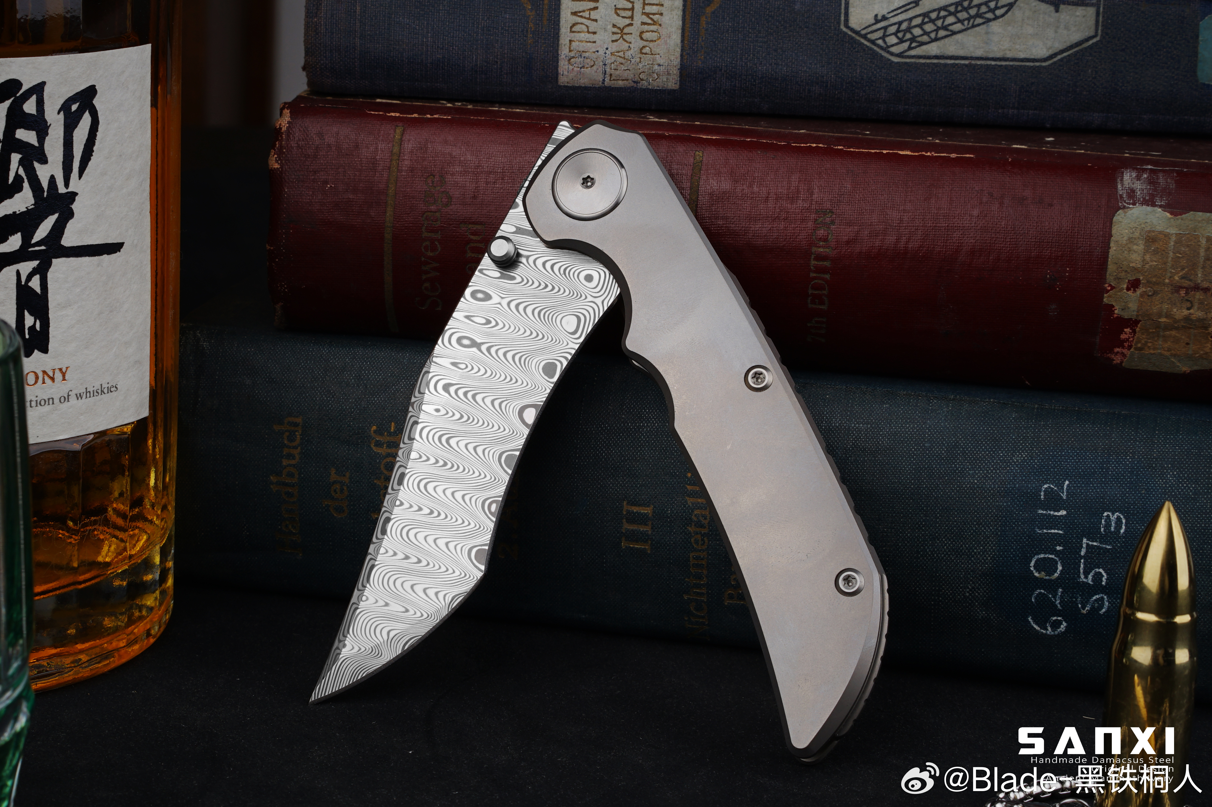 刀具控 今天给大家上福利作品，夜魔大马小折，细长飘逸，不能叫小折了，尺寸比较大，