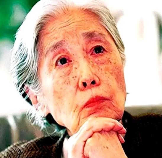 2006 年，刘少奇遗孀王光美因病去世，临终前，她突然向女儿反复叮嘱一件事，话音