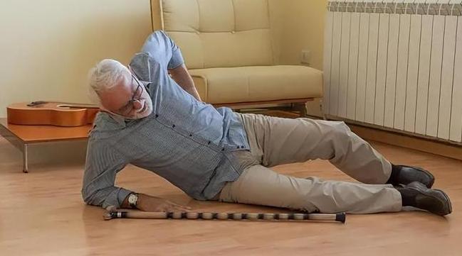 上了年纪，肌肉流失得到底有多快？不想老了干瘪，2件事得常做

医学上有个词叫"肌